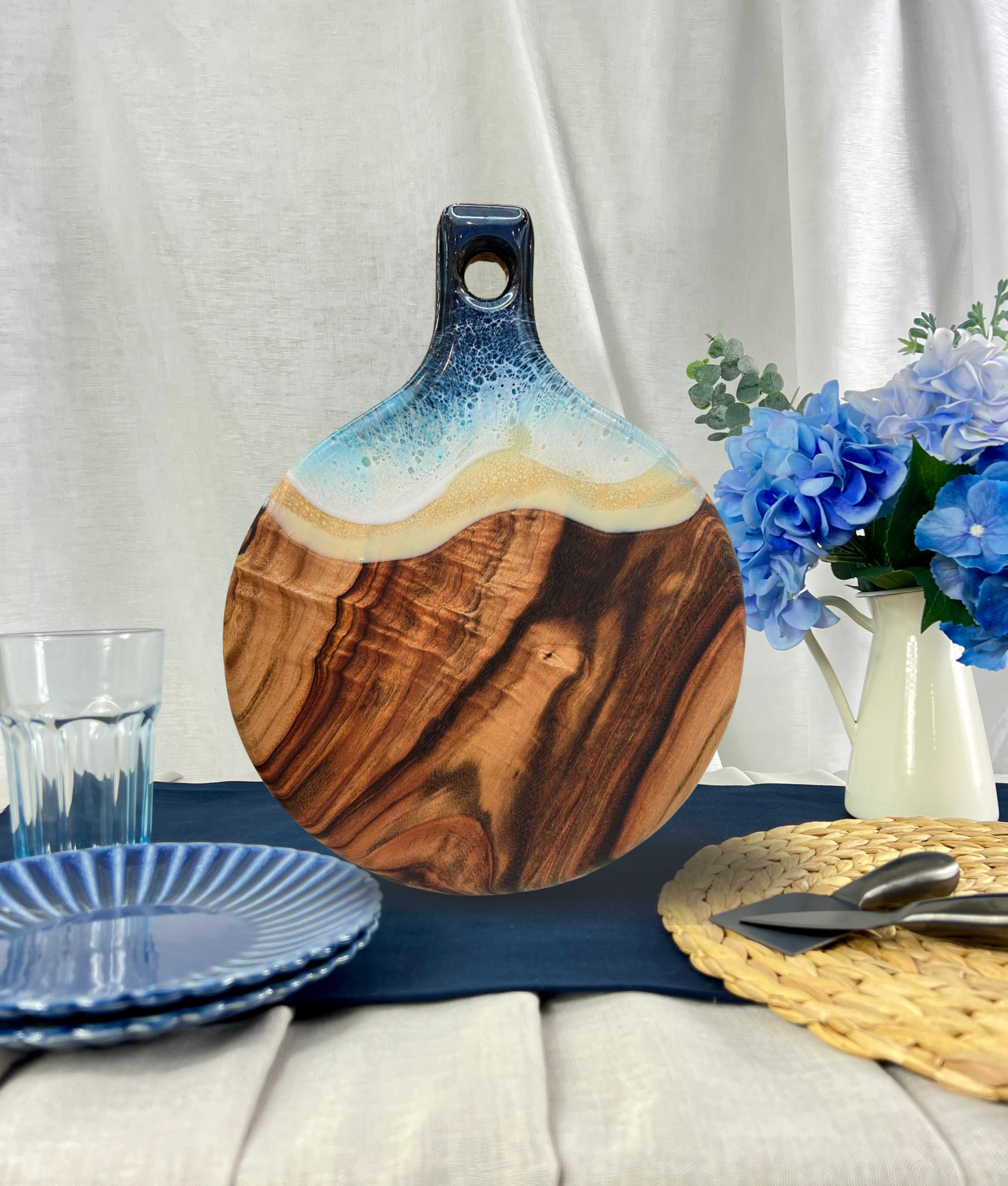 Round-Beach-Cheese-Resin-Chopping-Board-Jaded-Painted-Art-of-Elements_fec7bc91-820d-4485-a902-e7f415e5569d.png
