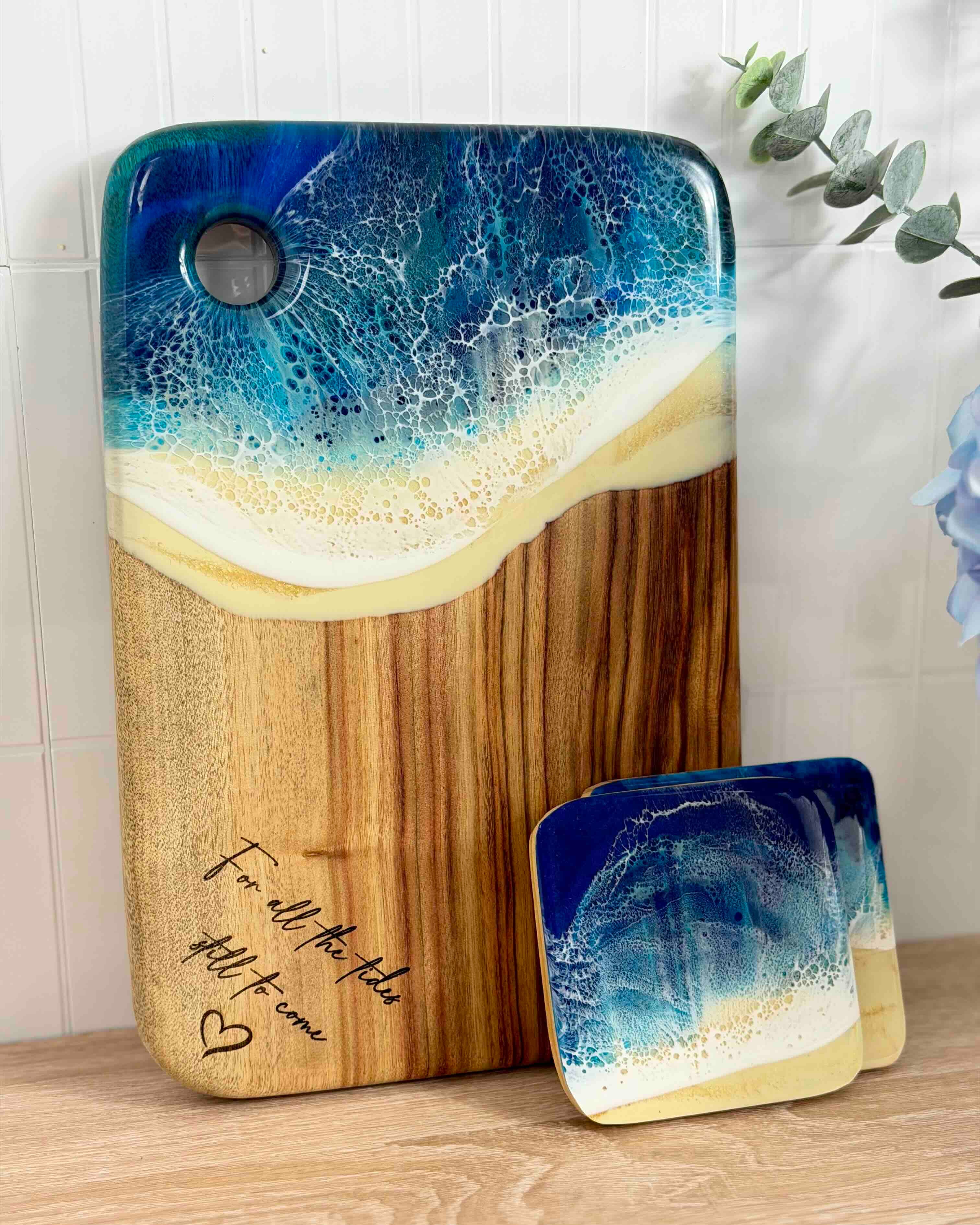 hamper-cheeseboard-engraving-example-beach-ocean.jpg