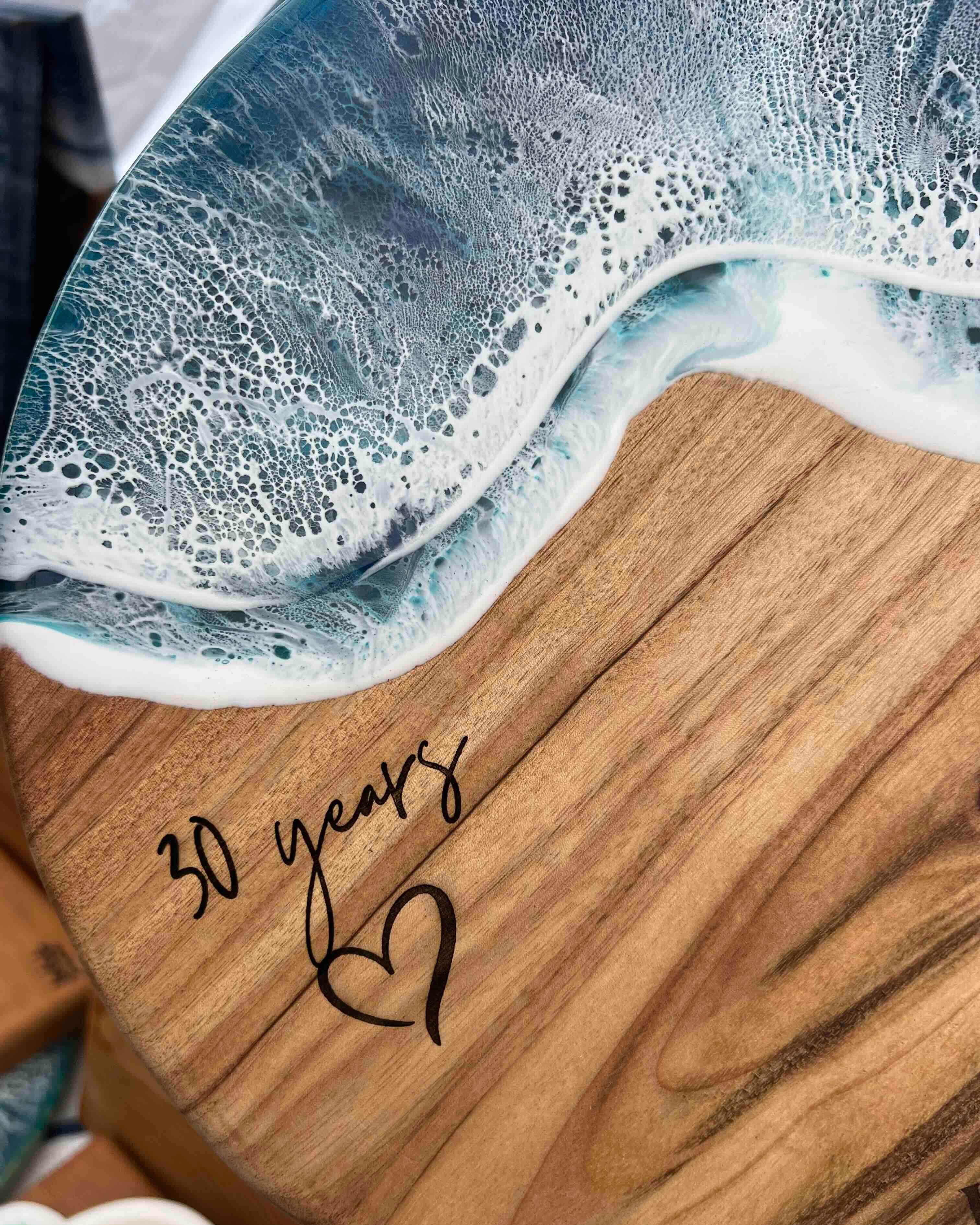round-cheeseboard-30cm-engraving-example.jpg