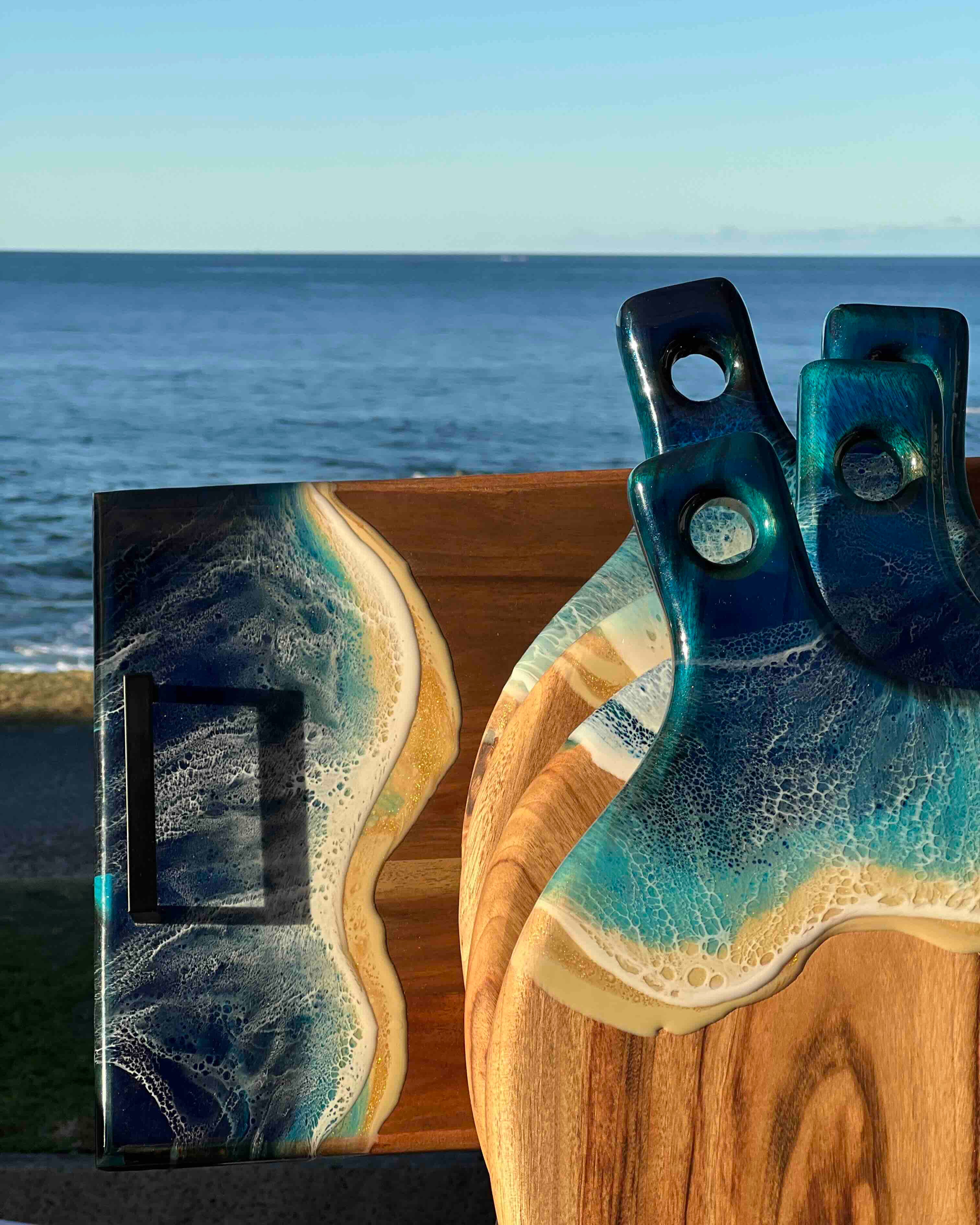 round-cheeseboard-30cm-market-stack-ocean-waves.jpg