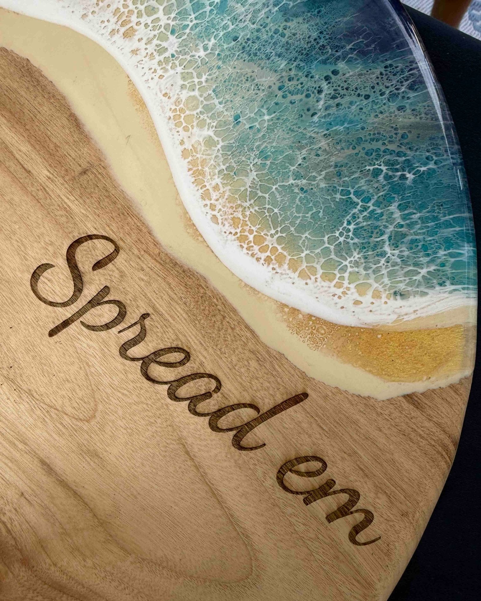 Round Resin Cheeseboard 30cm